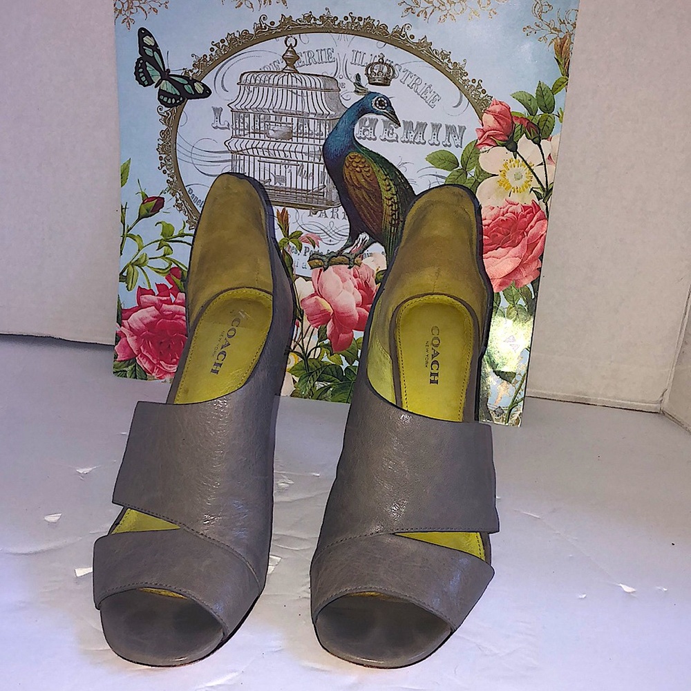 Coach designer heels Manhattan beige taupe color leather rare sz6.5 - Picture 8 of 13